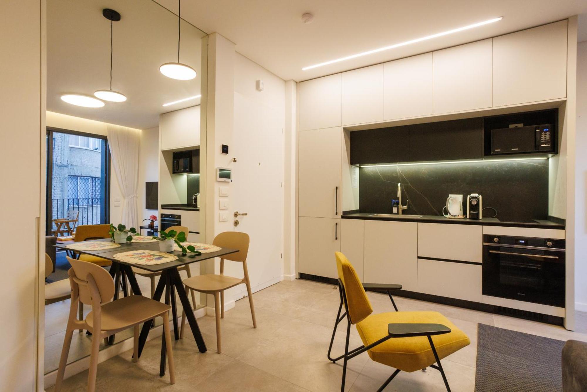 Herzl Luxury Hotel By Nimizz Tel Aviv Exterior photo