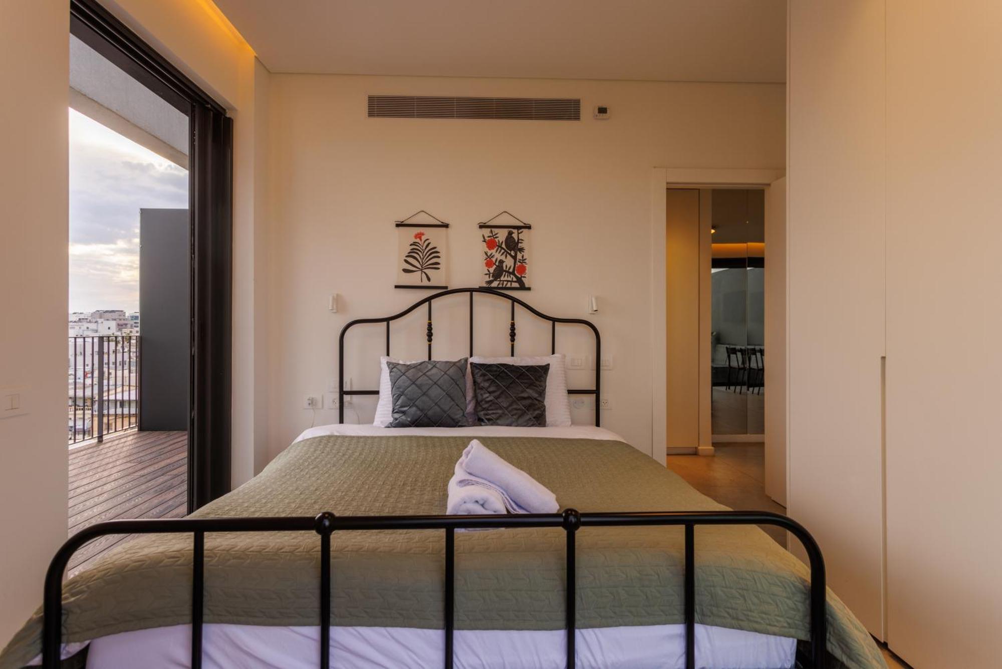 Herzl Luxury Hotel By Nimizz Tel Aviv Exterior photo