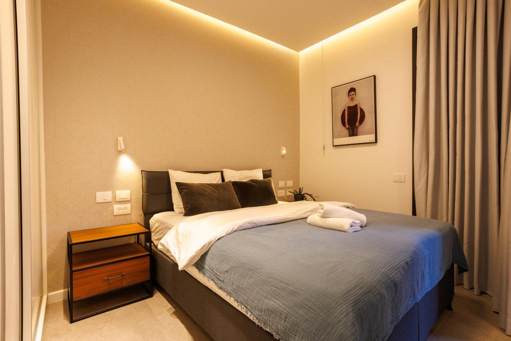 Herzl Luxury Hotel By Nimizz Tel Aviv Exterior photo