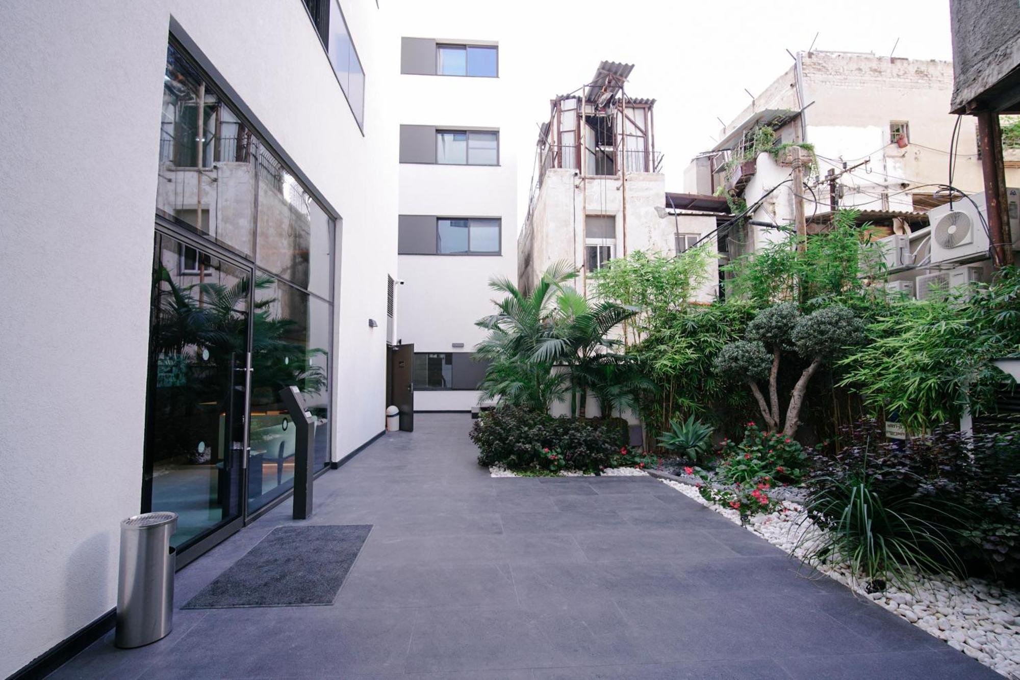Herzl Luxury Hotel By Nimizz Tel Aviv Exterior photo